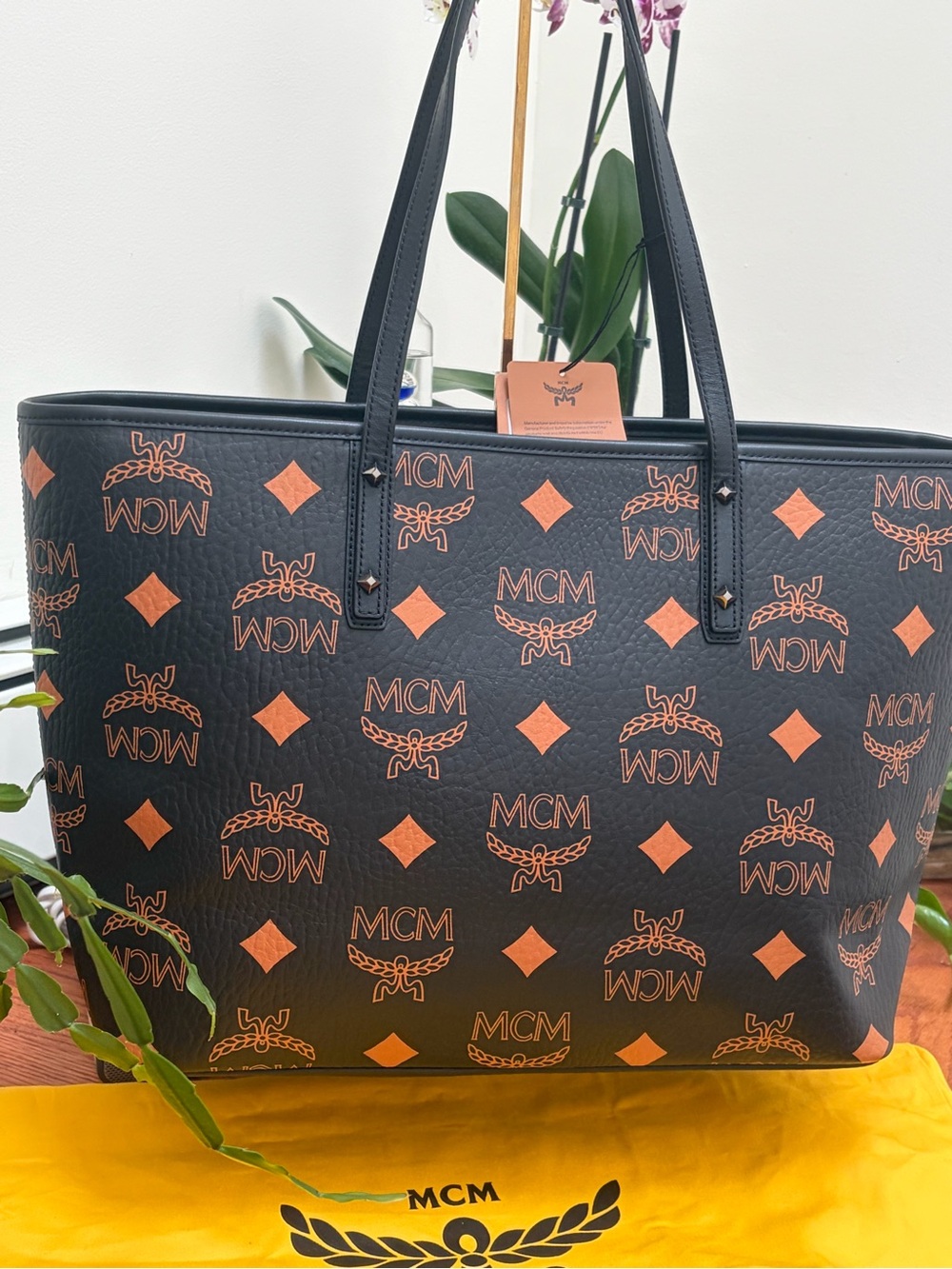 NWT MCM Aren Visetos Monogram Tote